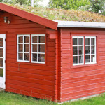 Rotes Gartenhaus